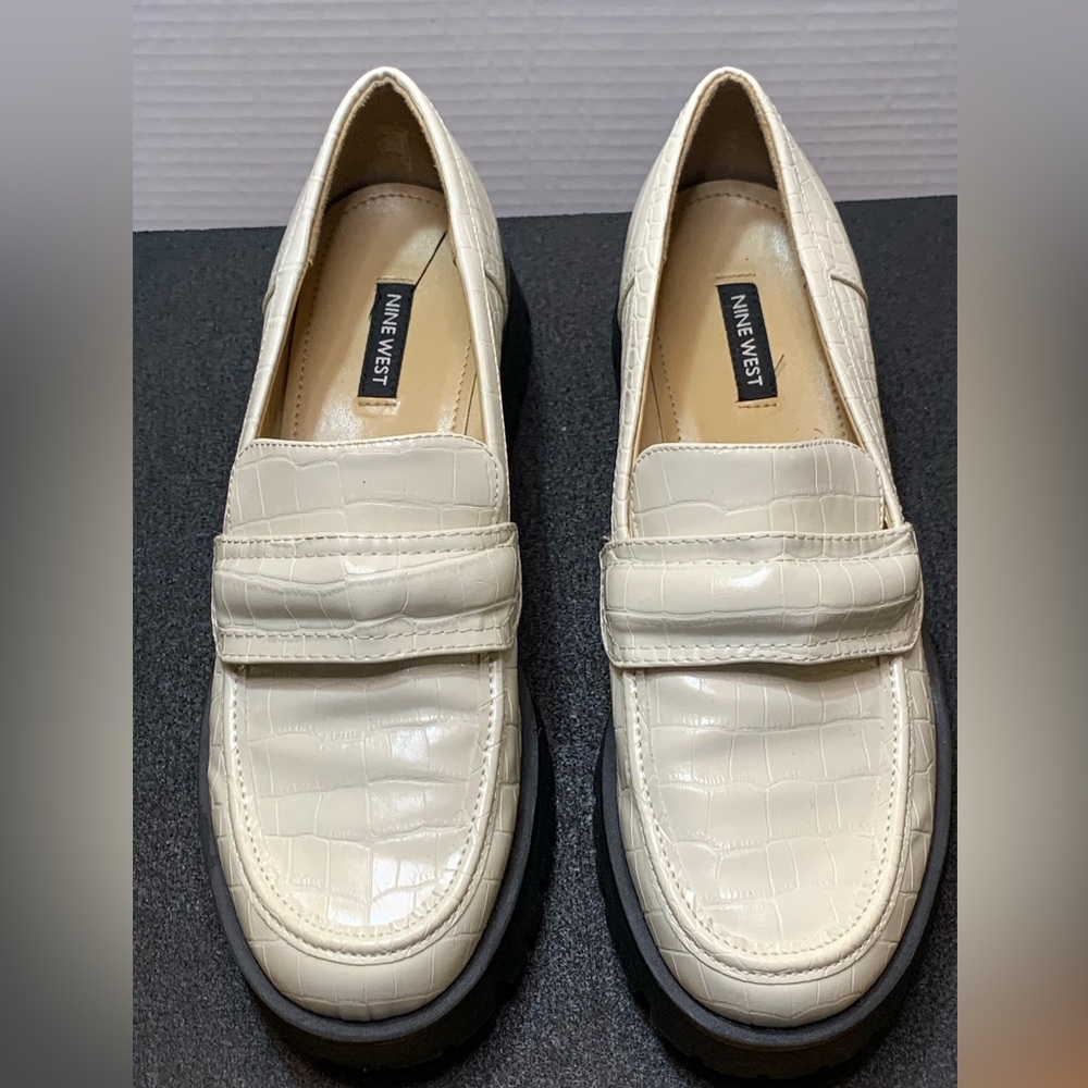 NINE WEST cream faux leather croc embossed Garren lug sole platform loafers 9